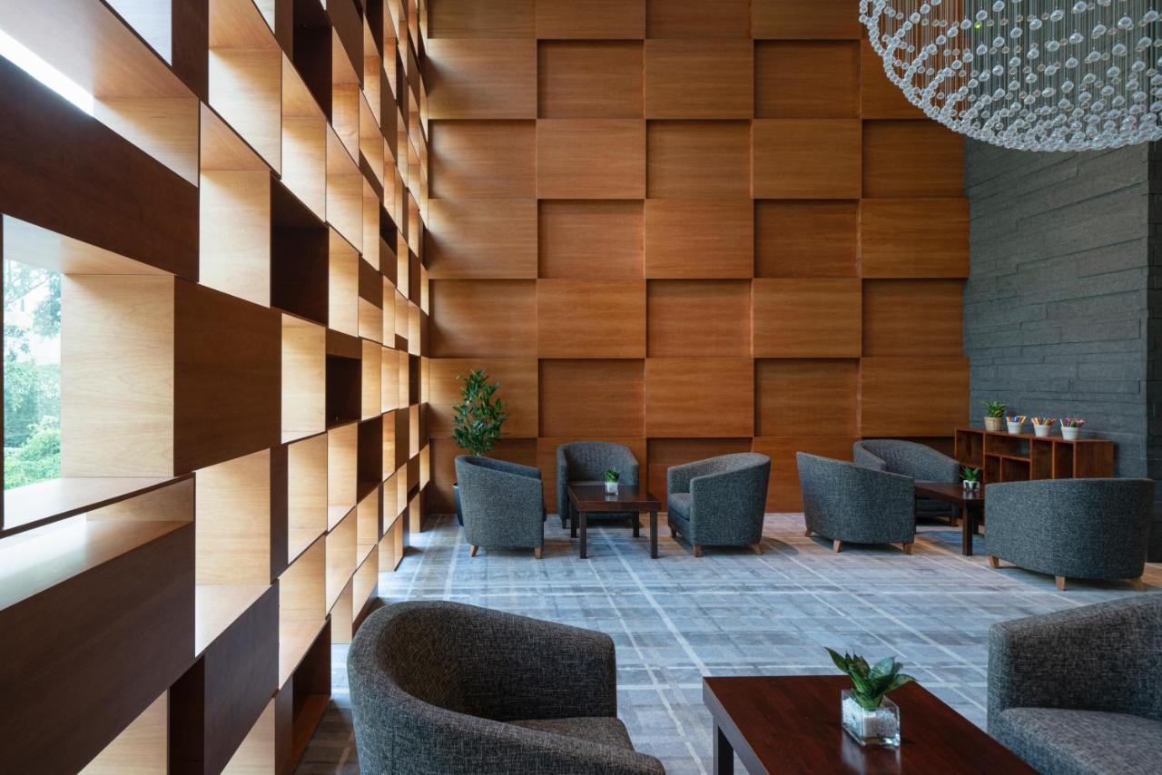 Oasia Resort Sentosa By Far East Hospitality Сингапур Екстериор снимка The lobby of the hotel